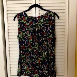 Sleeveless knit fabric blouse